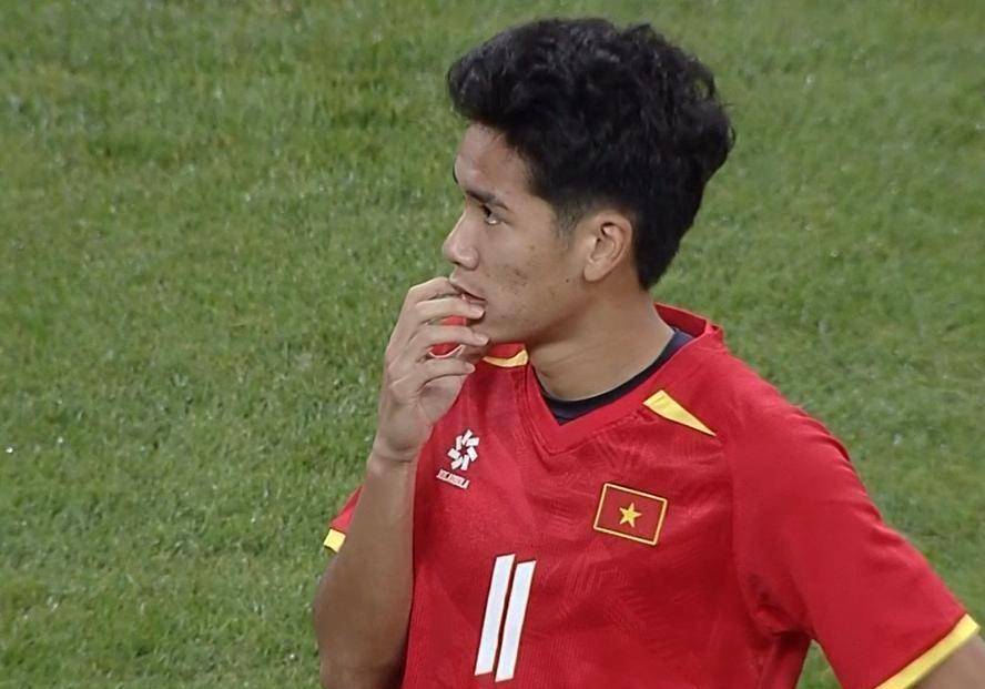 喜讯！落叶球世界波，U23国足1-0越南，1胜两平不败收官，无缘夺冠