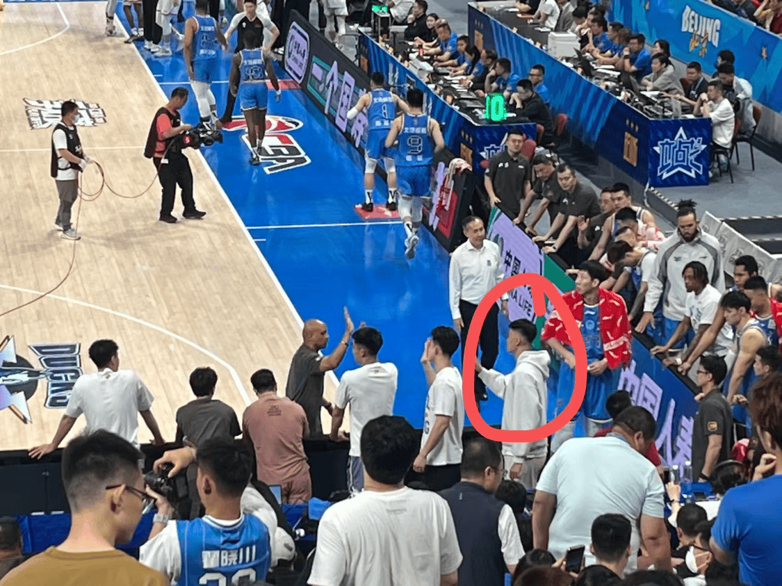 北京被淘汰一人是最大赢家!不出力,不挨骂,VIP看球照样拿600万